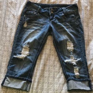 Almost famous distressed  jean capris size 9